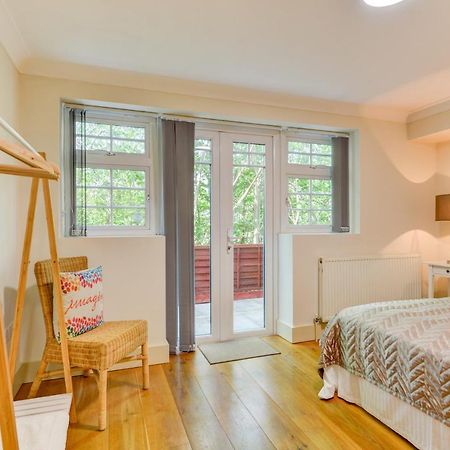 Redhill Town Centre Apartment By Livingo 外观 照片
