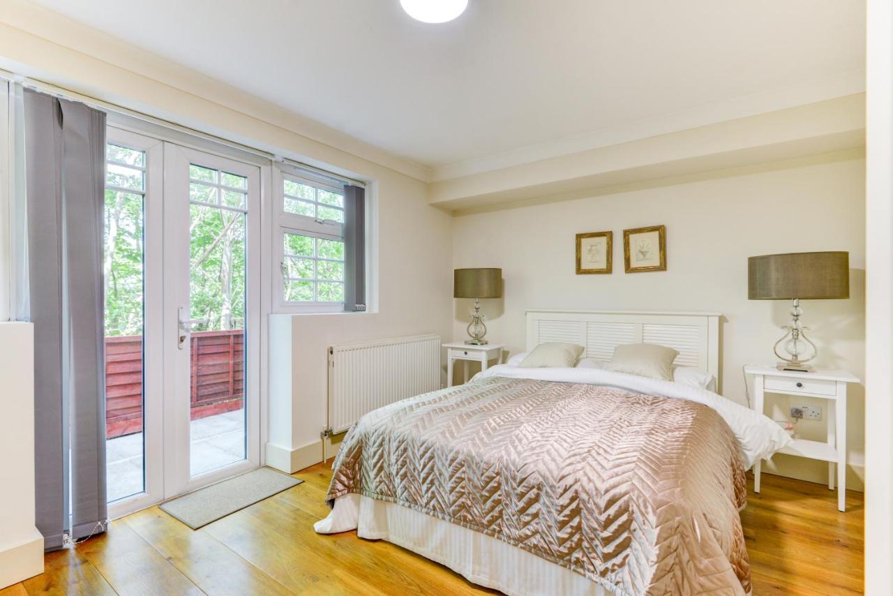 Redhill Town Centre Apartment By Livingo 外观 照片