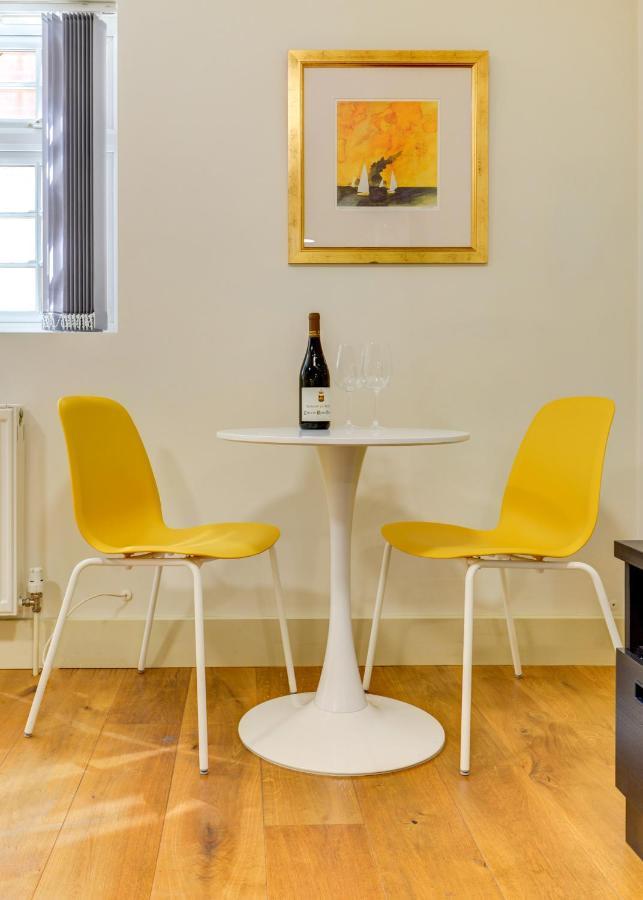 Redhill Town Centre Apartment By Livingo 外观 照片