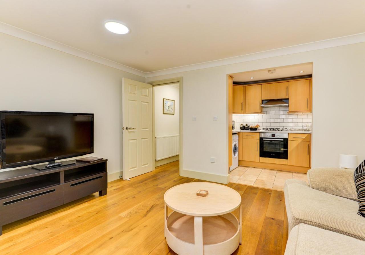 Redhill Town Centre Apartment By Livingo 外观 照片
