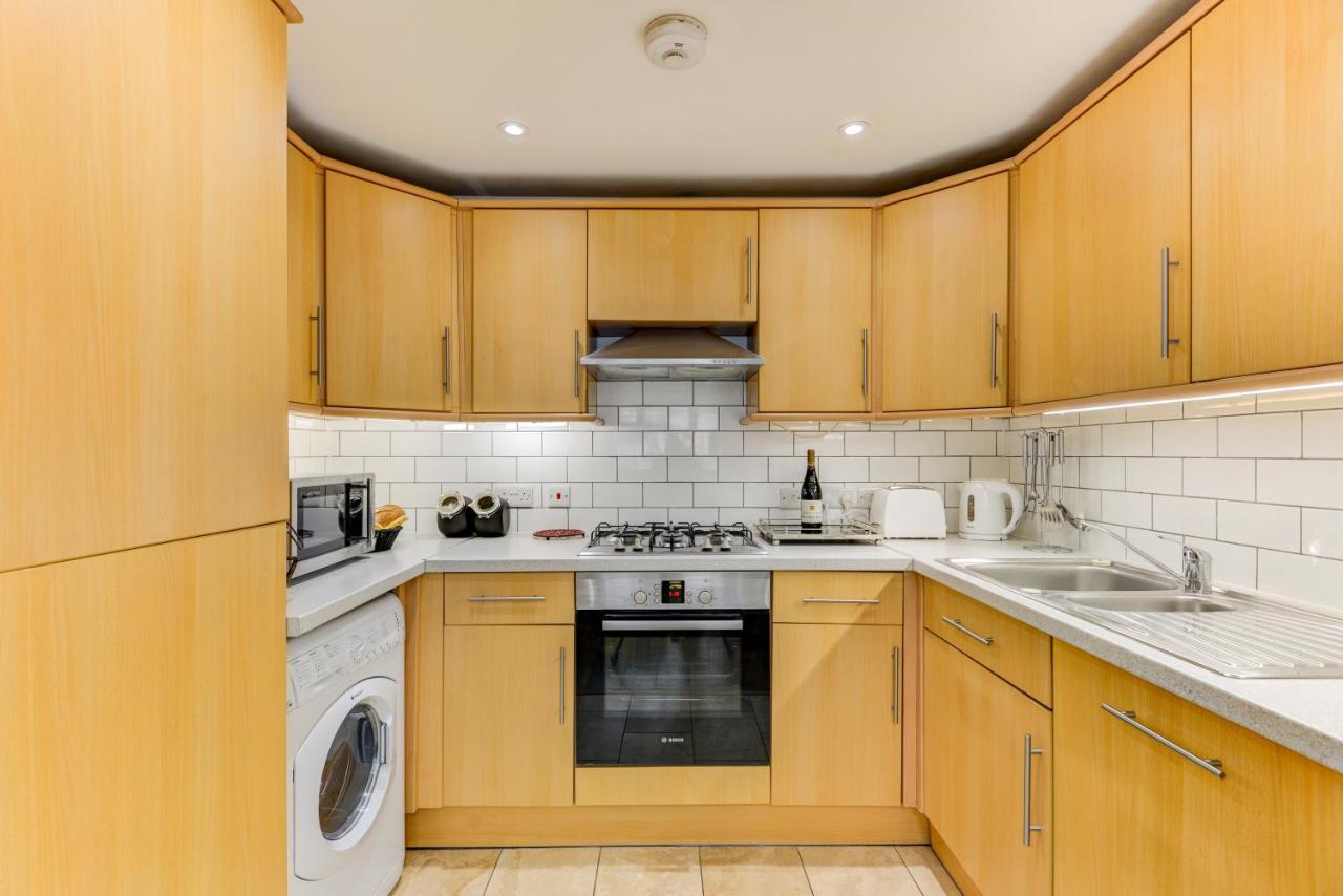 Redhill Town Centre Apartment By Livingo 外观 照片