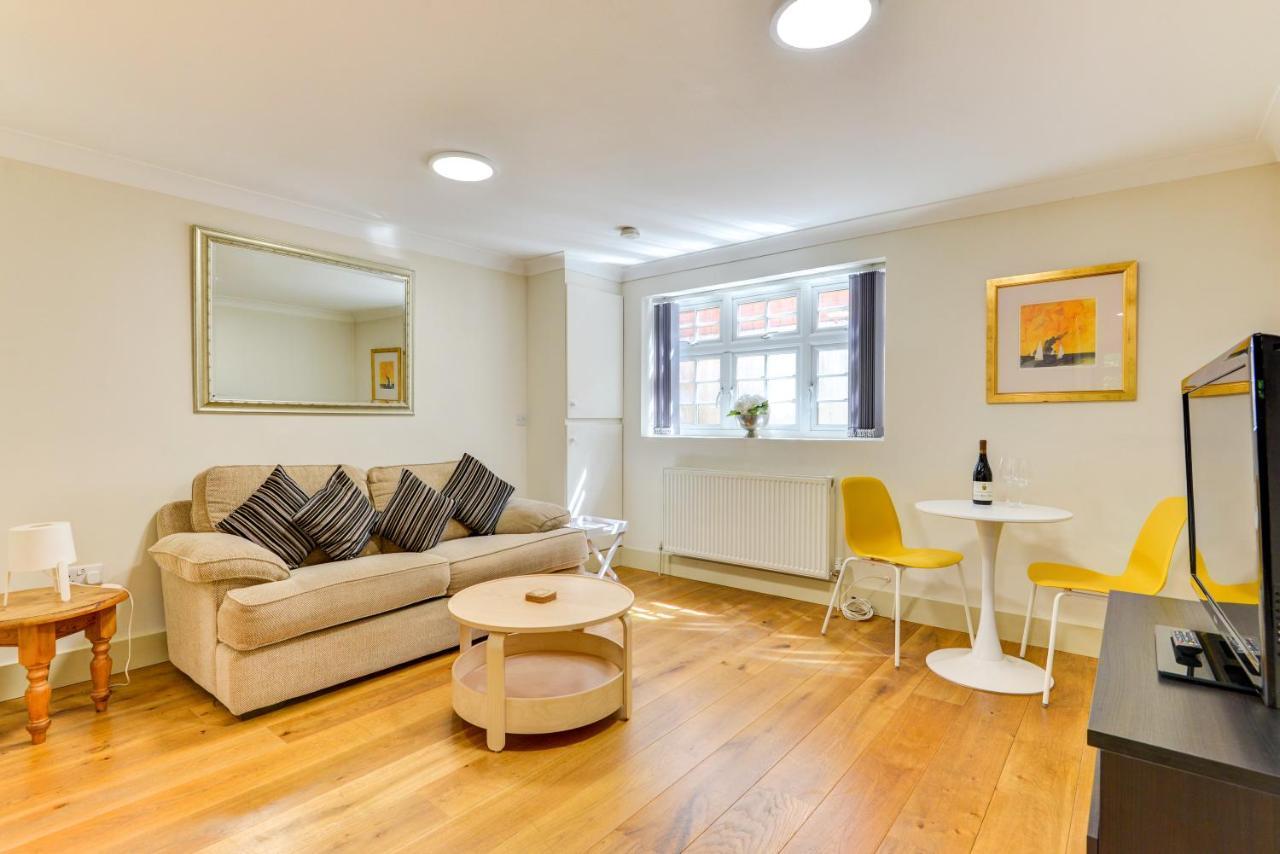 Redhill Town Centre Apartment By Livingo 外观 照片